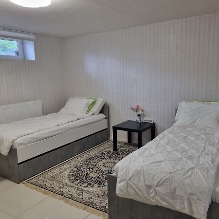 Apartament Moonlight - Trevlig Kallarlagenhet Broby Zewnętrze zdjęcie
