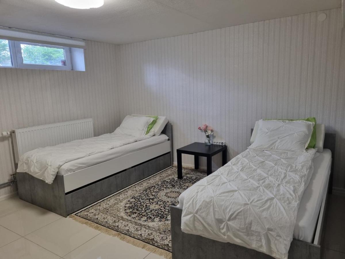 Apartament Moonlight - Trevlig Kallarlagenhet Broby Zewnętrze zdjęcie