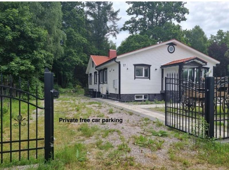 Apartament Moonlight - Trevlig Kallarlagenhet Broby Zewnętrze zdjęcie